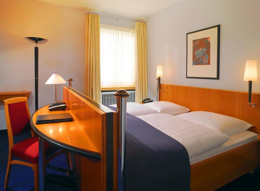 Hotel Elephant Weimar, Autograph Collection Экстерьер фото A typical room at a hotel