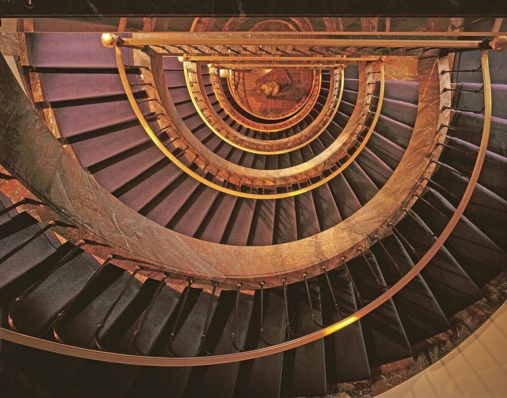 Hotel Elephant Weimar, Autograph Collection Экстерьер фото Spiral staircase