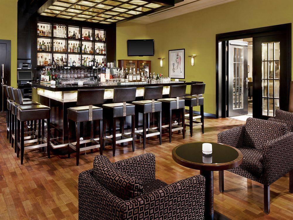 Hotel Elephant Weimar, Autograph Collection Экстерьер фото The bar at the Westin