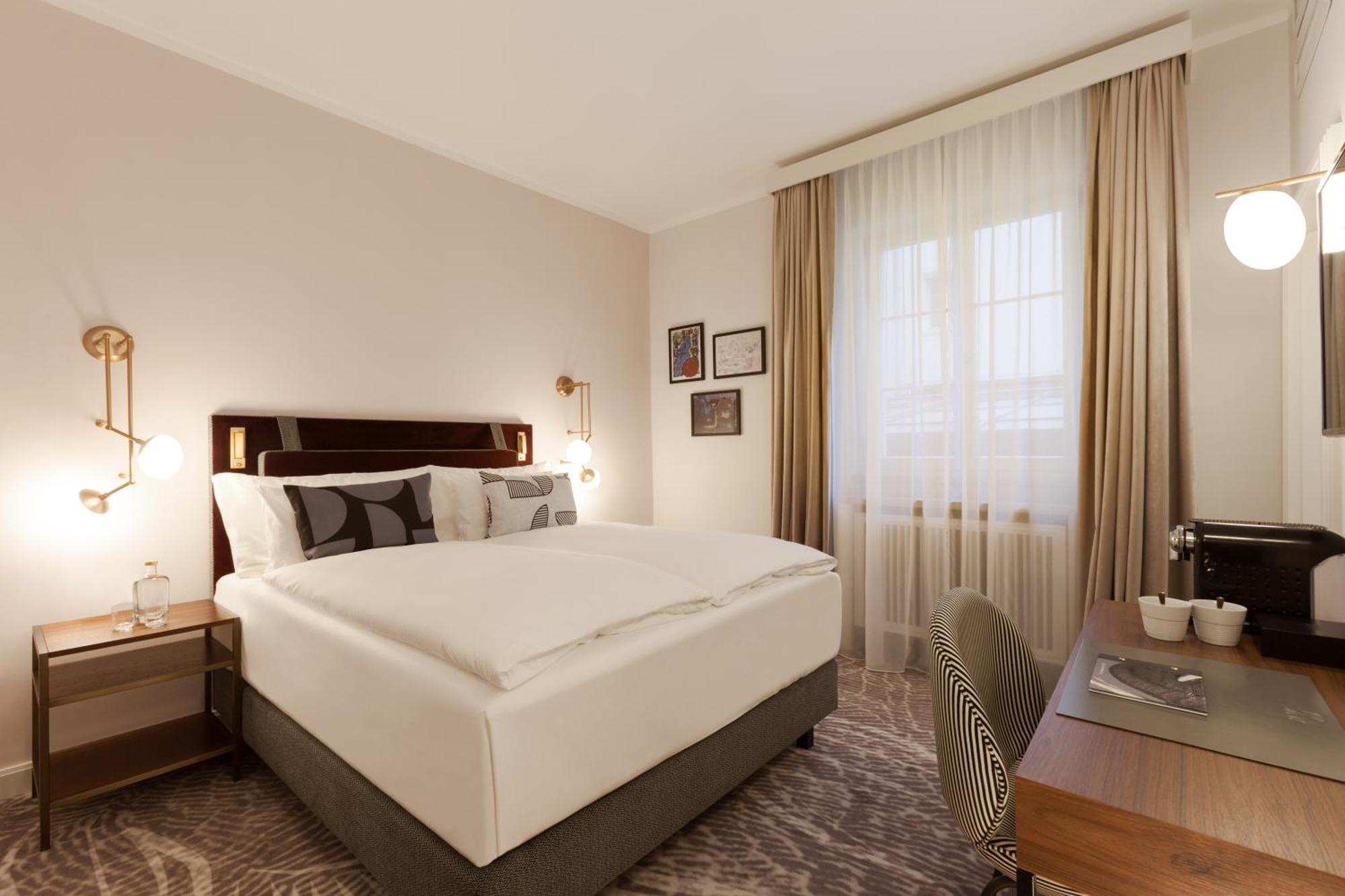 Hotel Elephant Weimar, Autograph Collection Экстерьер фото A room at the hotel