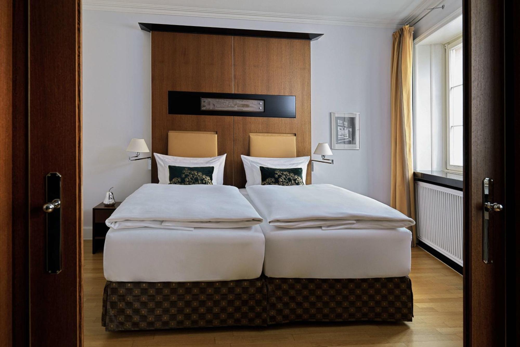 Hotel Elephant Weimar, Autograph Collection Экстерьер фото A room at the Hotel de Saxe